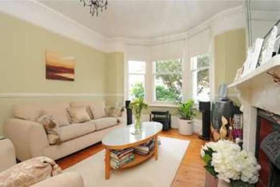 1 bedroom Flat for s...
